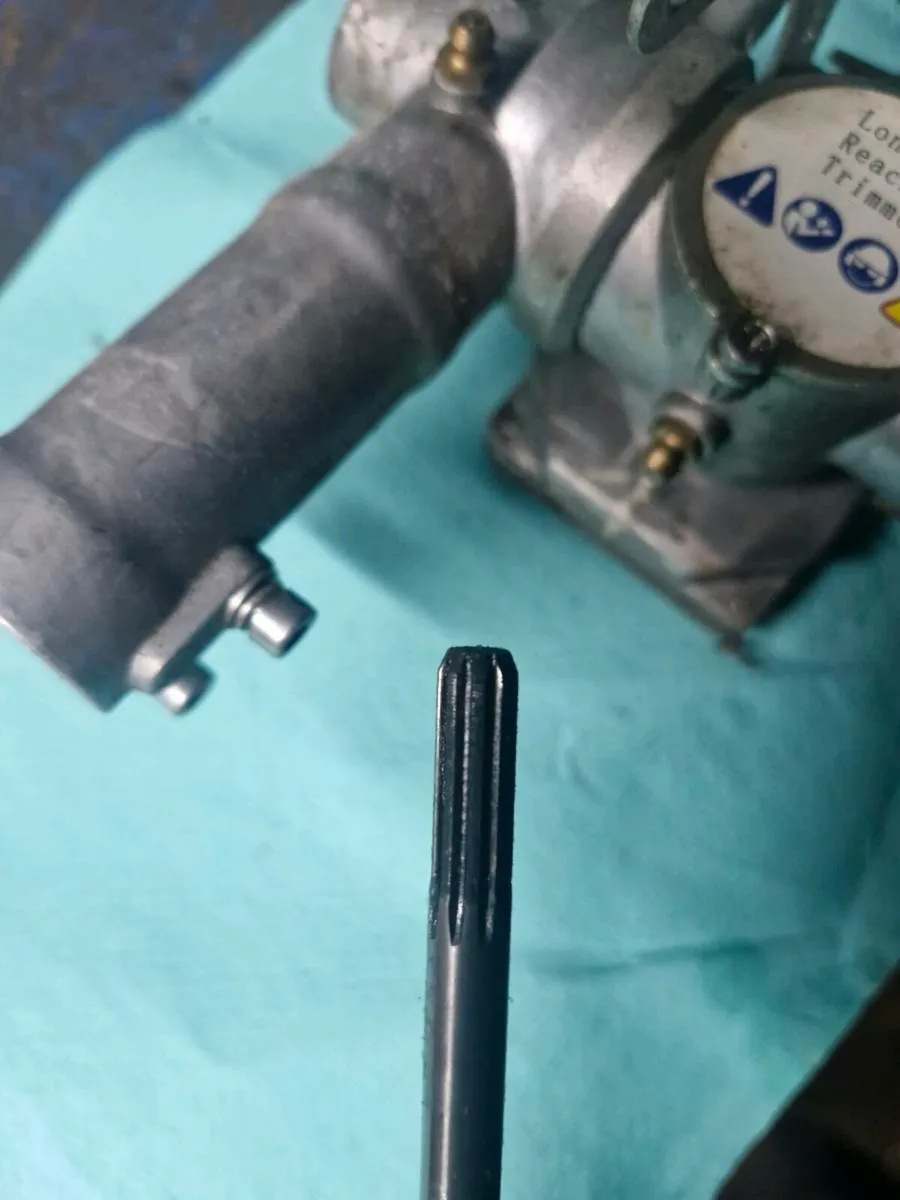 Hedge cutter head - Image 3