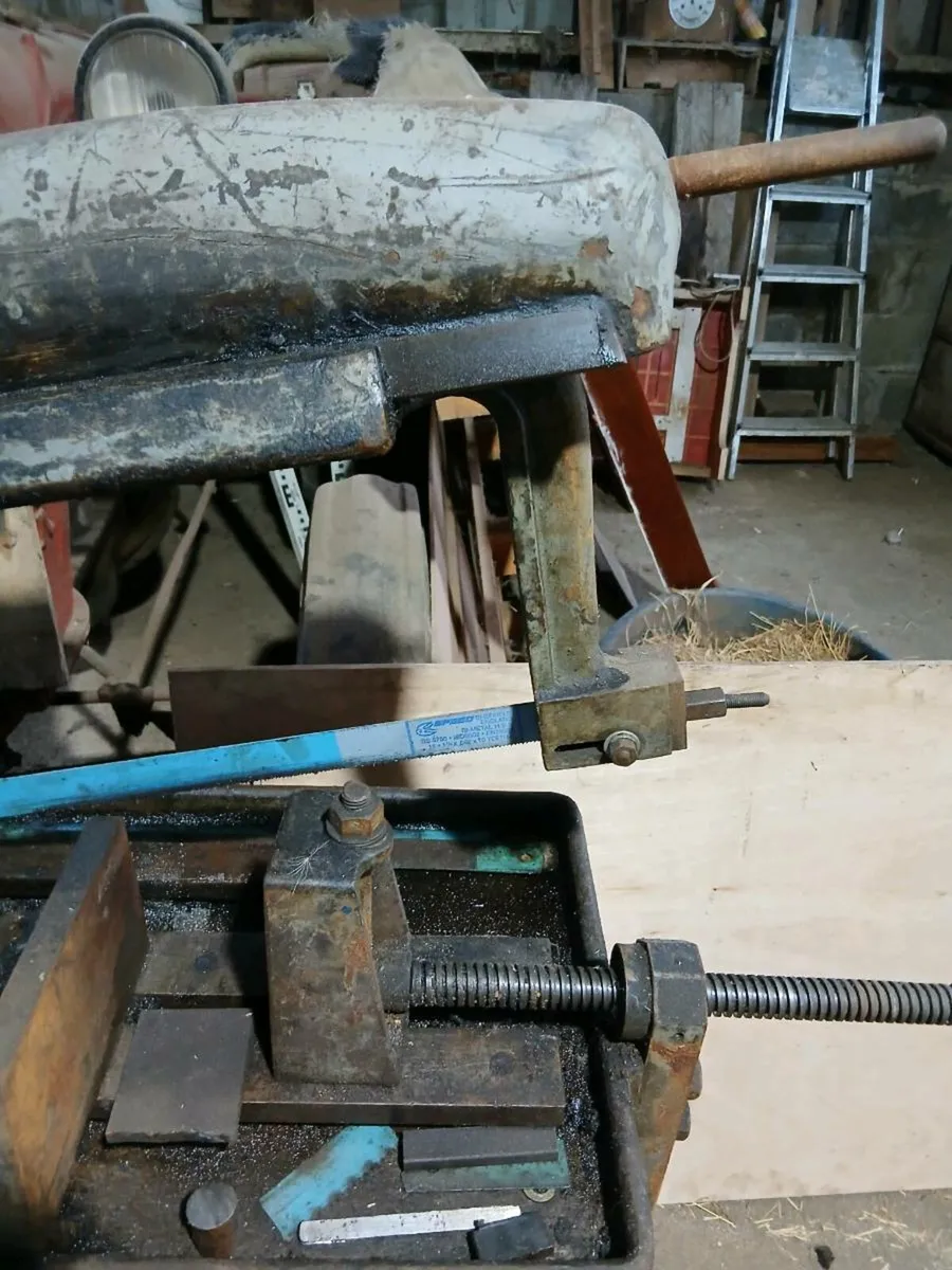 Power hacksaw - Image 3