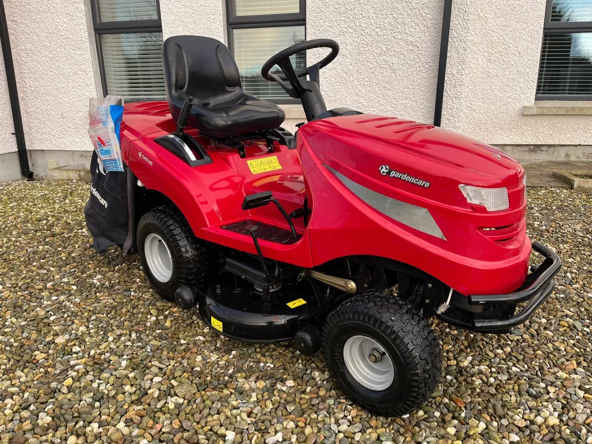 Garden care 17.5hp 40inch twin cut ride on lawnmow - Image 1