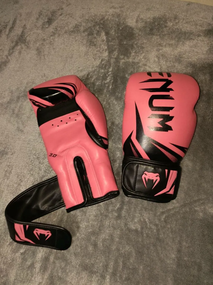 Venum Training Bag, Boxing Gloves and Equipment - Image 3