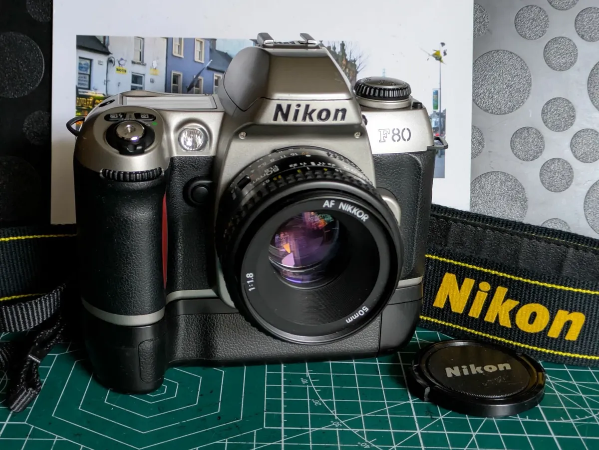 🎞️ Nikon F80  Autofocus film SLR camera +50mm/1.8 - Image 1