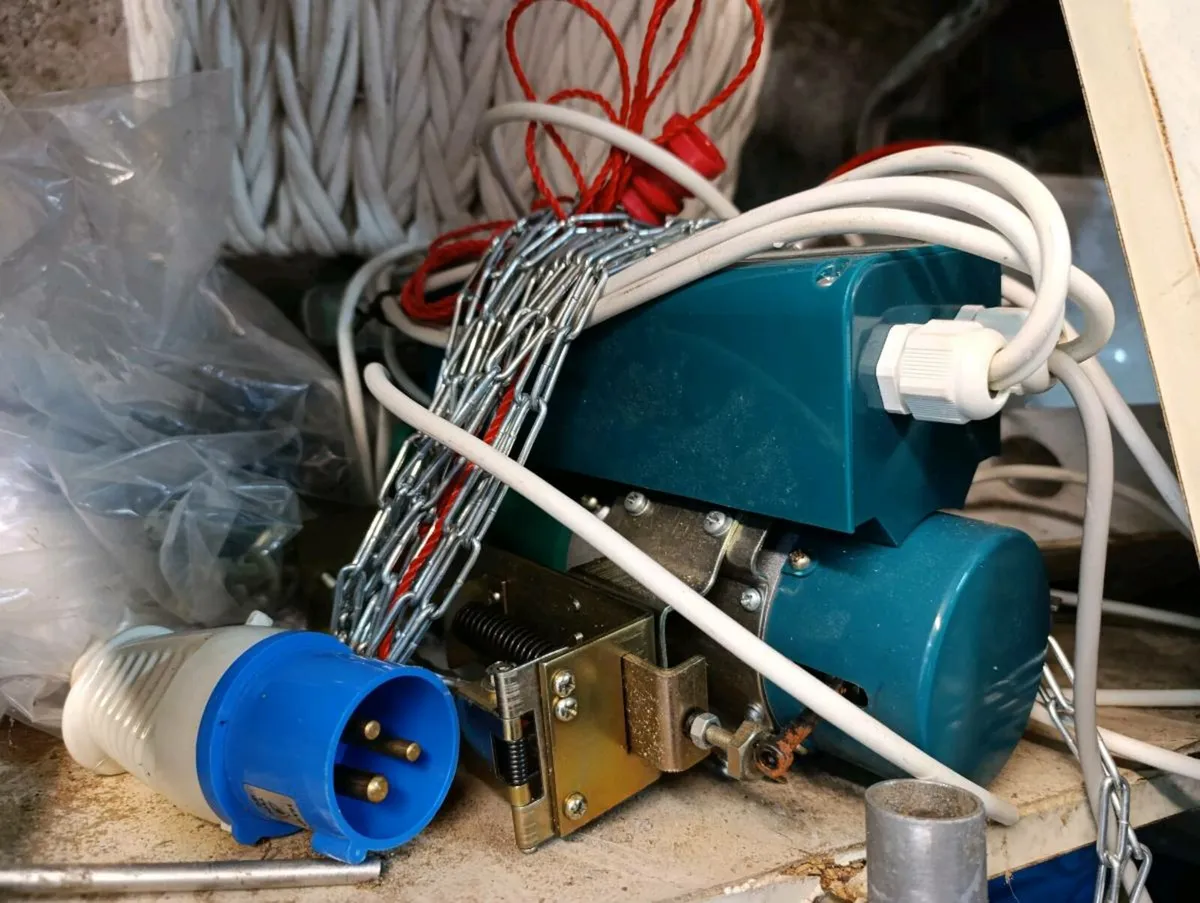 Roller garage door - Image 3