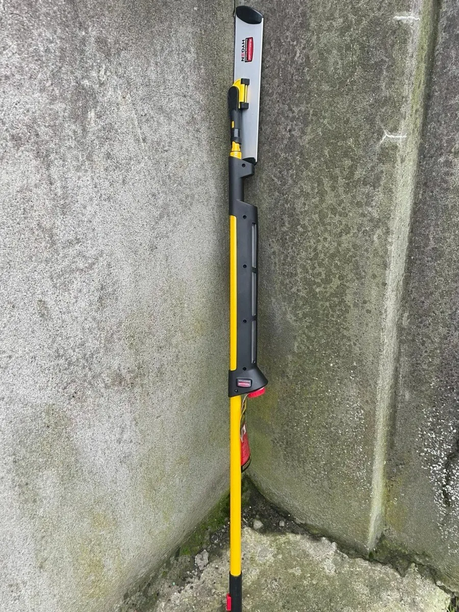 Rubbermaid Pulse Microfibre Spray Mop - NEW - Image 2