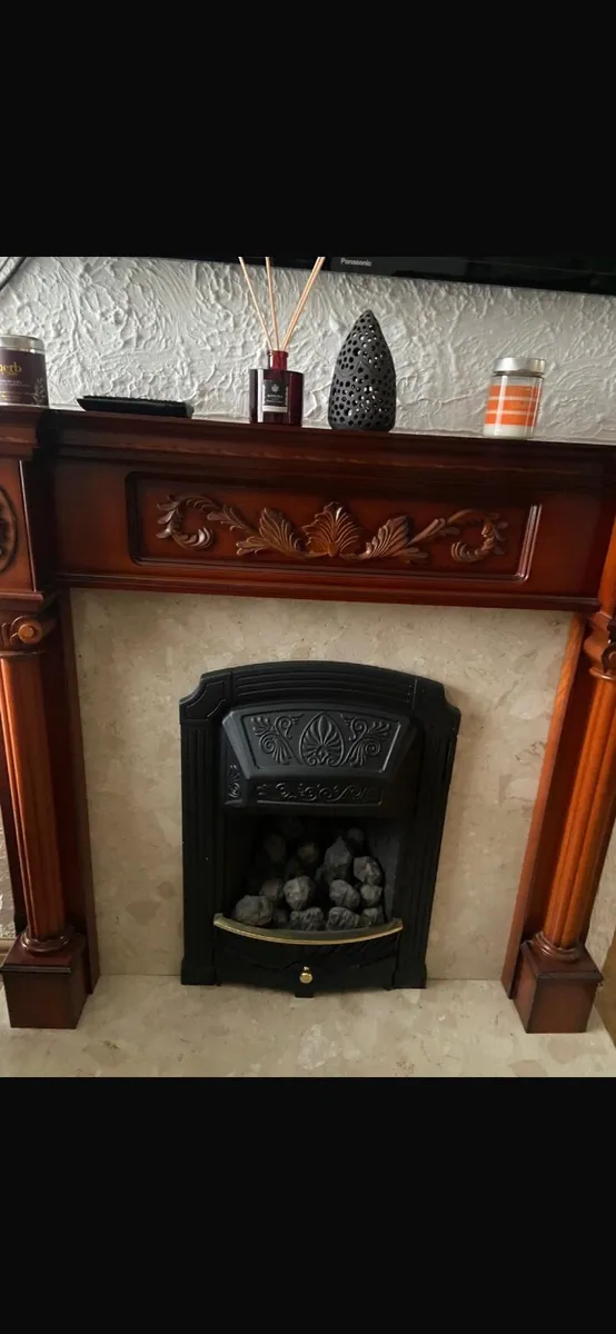 Fireplace surround and hearth - Image 2
