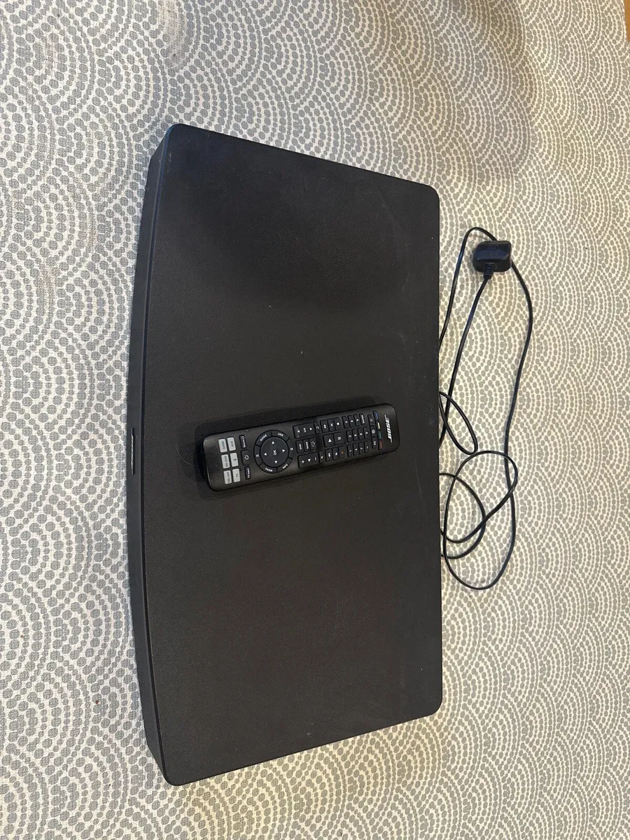 BOSE Solo TV Sound Bar - Image 1