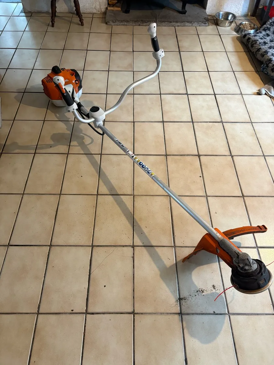 Stihl 42cc petrol brush cutter FS 261C - Image 1