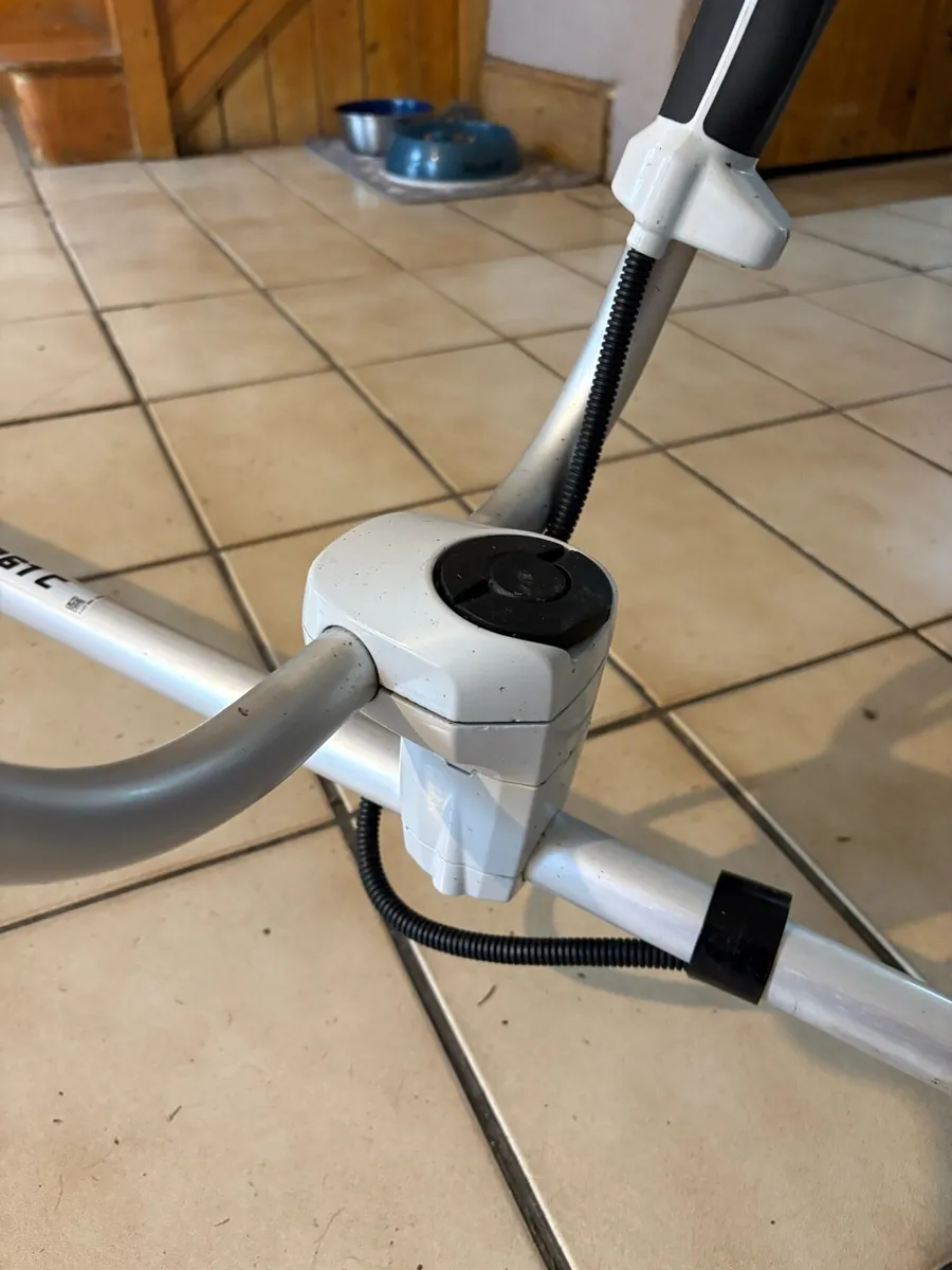 Stihl 42cc petrol brush cutter FS 261C - Image 4