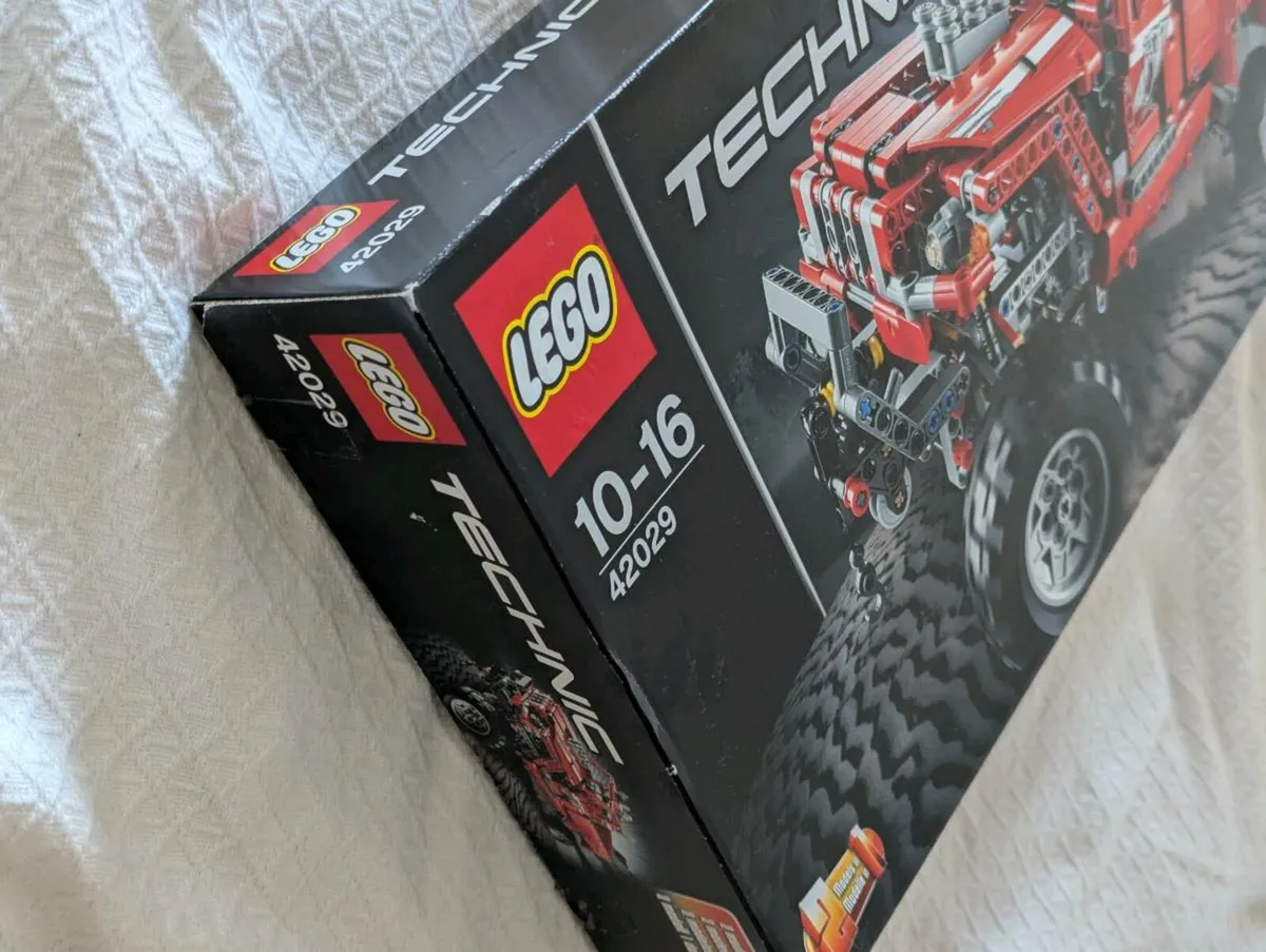 Lego Technic [42029] PichUp Truck - Image 2