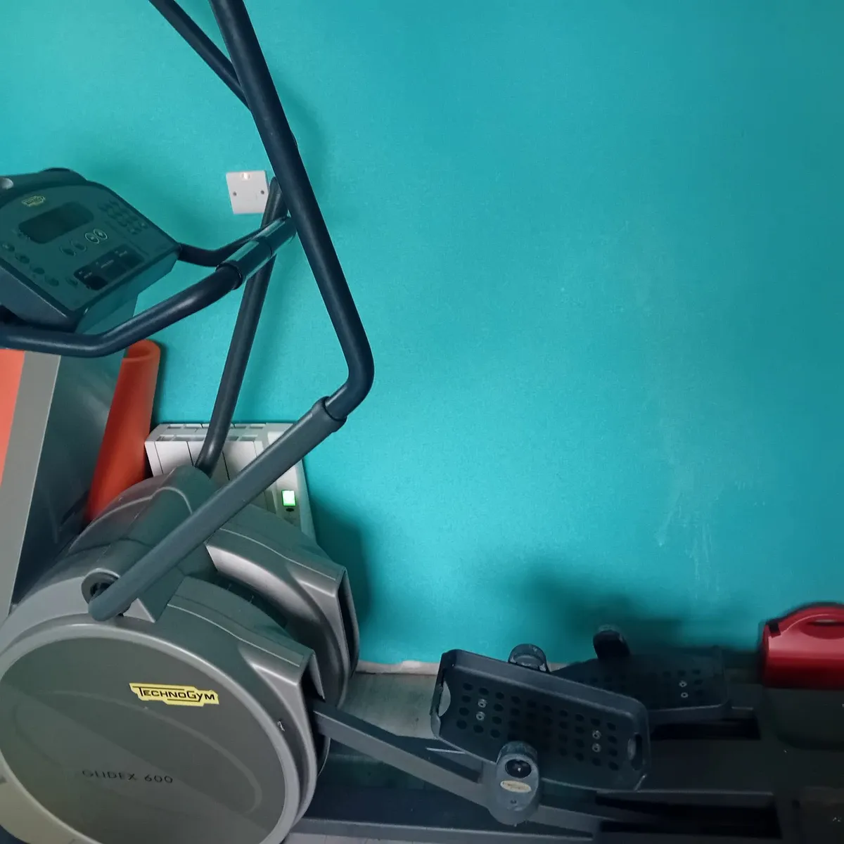 Cross trainer - Image 1