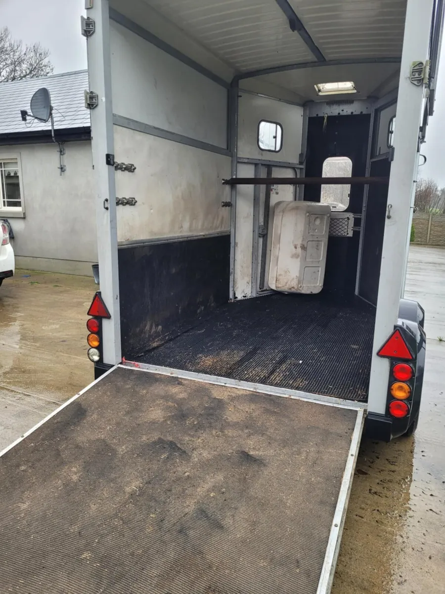 2010 ifor Williams 506 horse box - Image 4