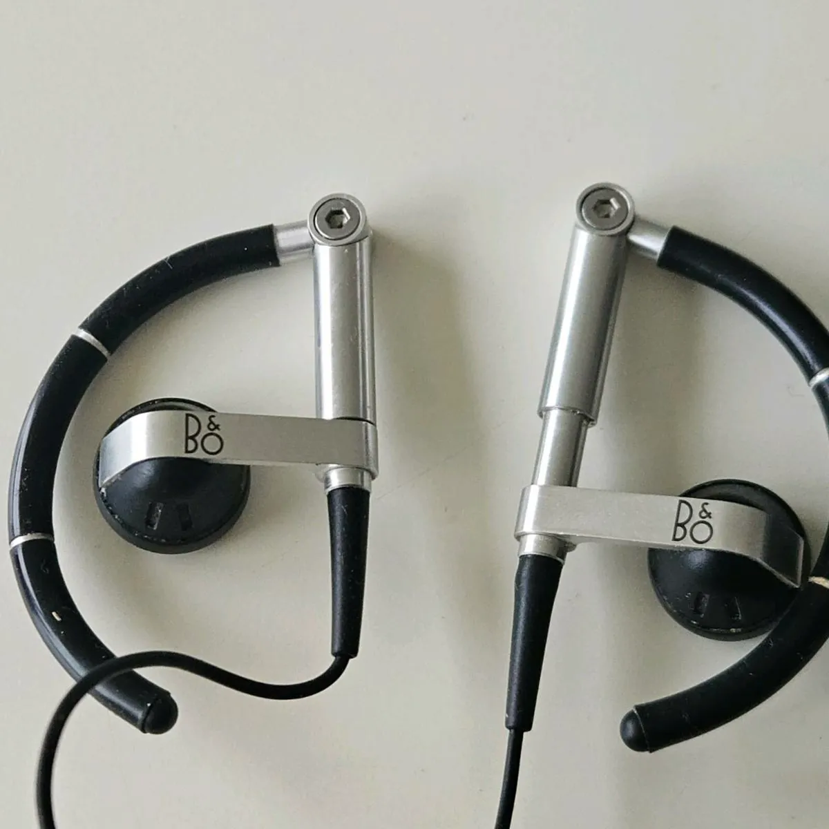 Bang &olufsen earphones - Image 2