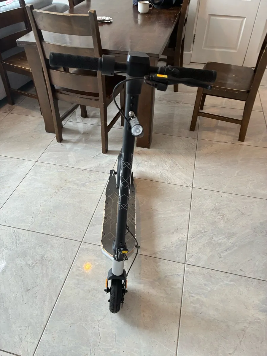 Electric scooter - Image 3