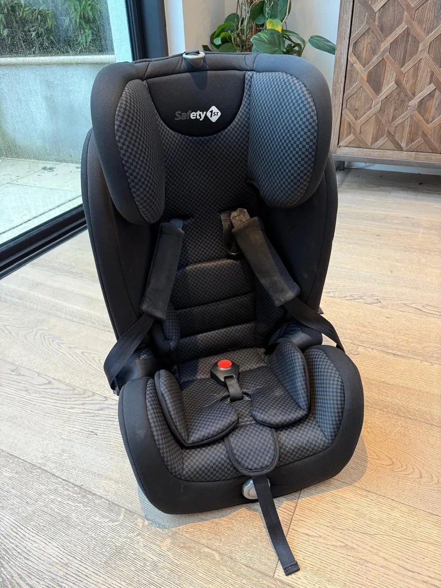 Car seat - Image 1