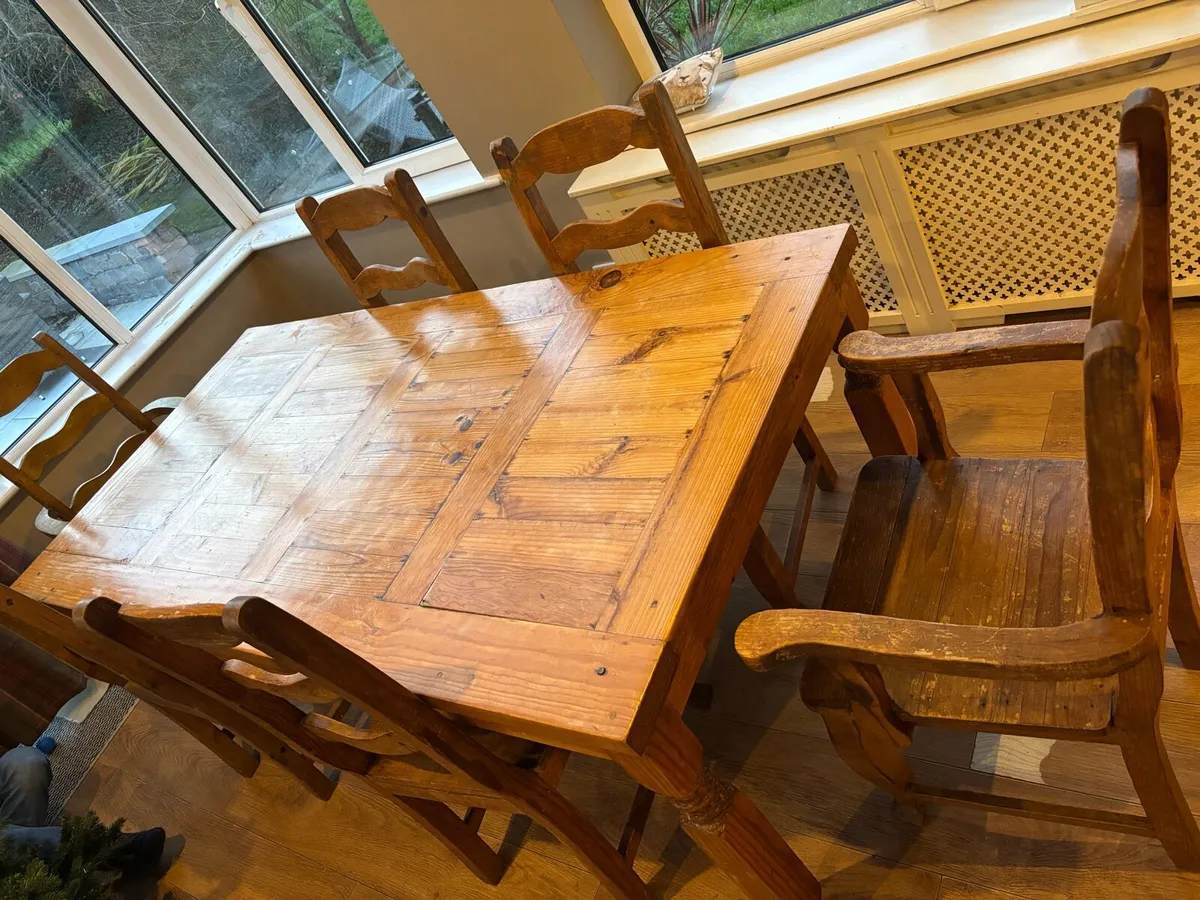 Kitchen table and chairs - Image 3
