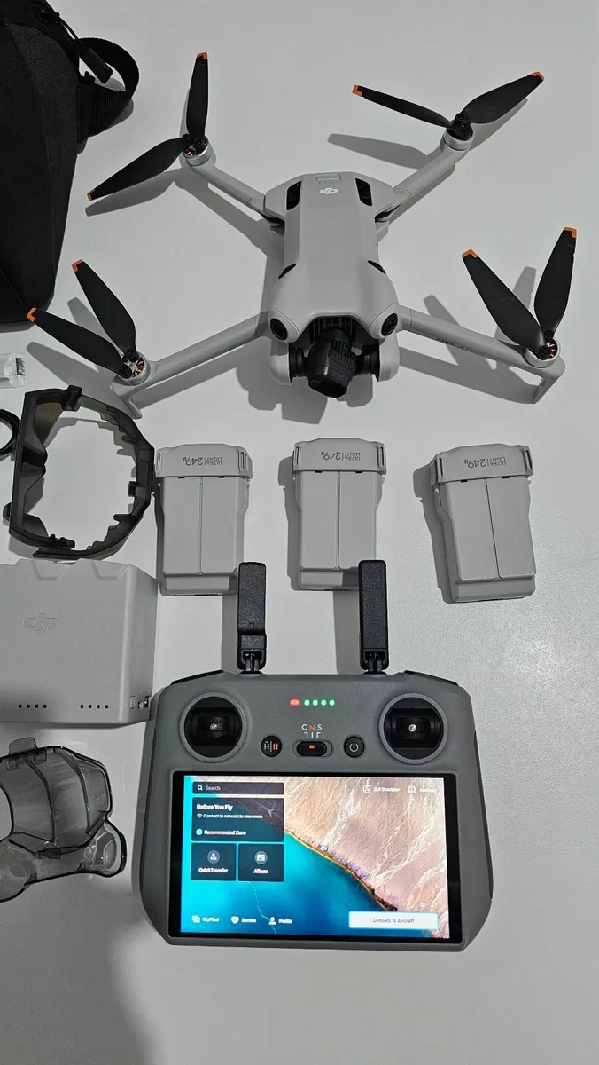 DJI Mini 4 Pro Fly More Combo RC 2 Drone Like New! - Image 4