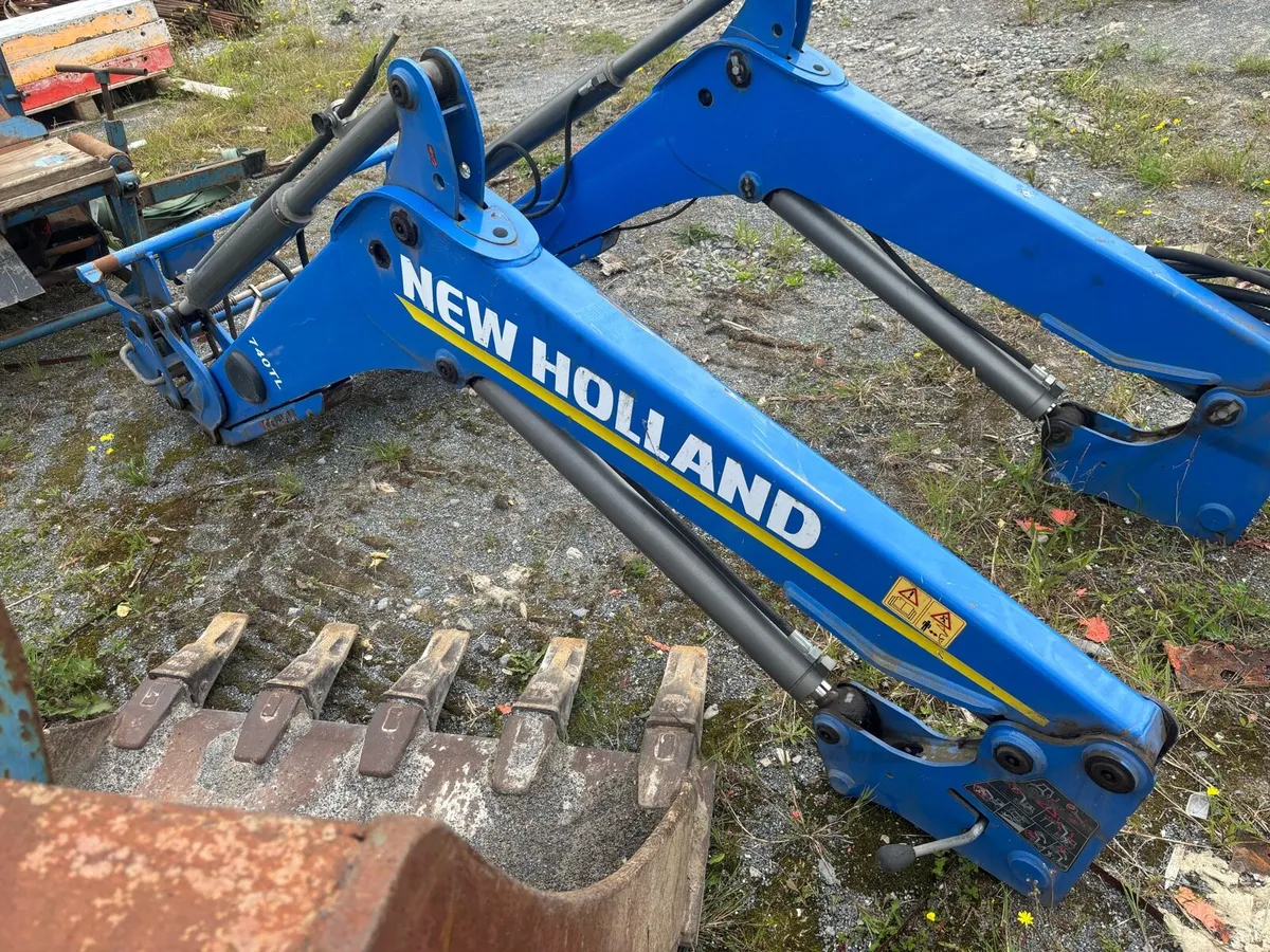 New Holland stoll loader - Image 1