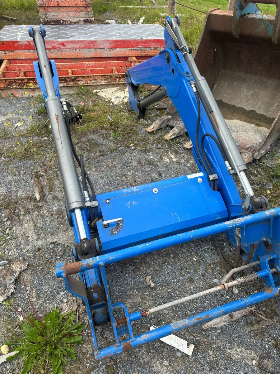 New Holland stoll loader - Image 2