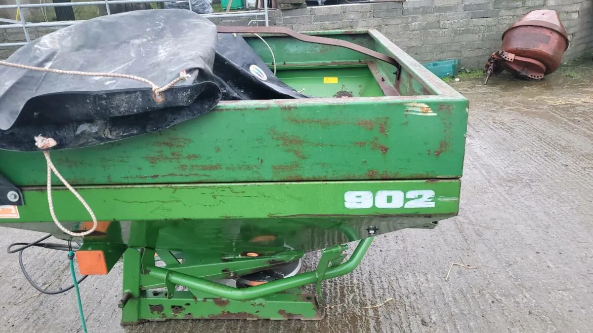 Fertiliser spreader - Image 3