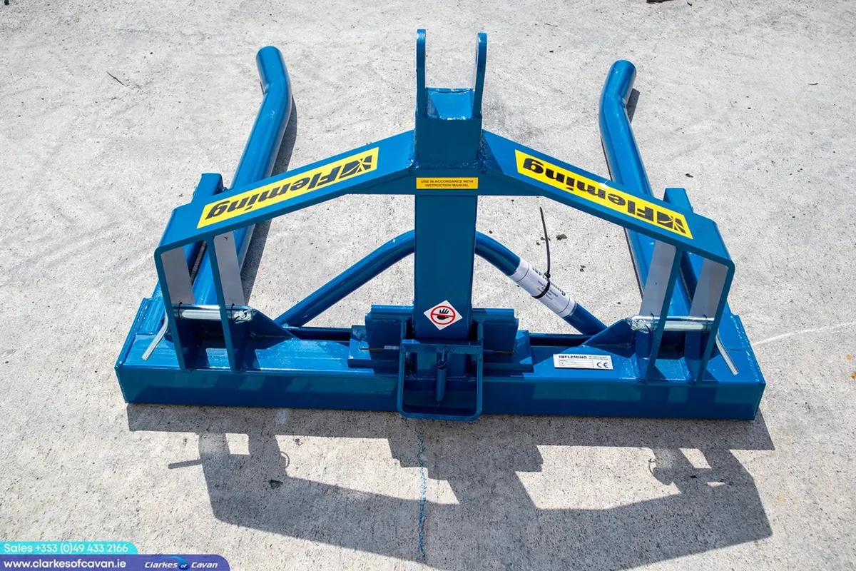 New Fleming Manual Single Bale Lifter - Image 3