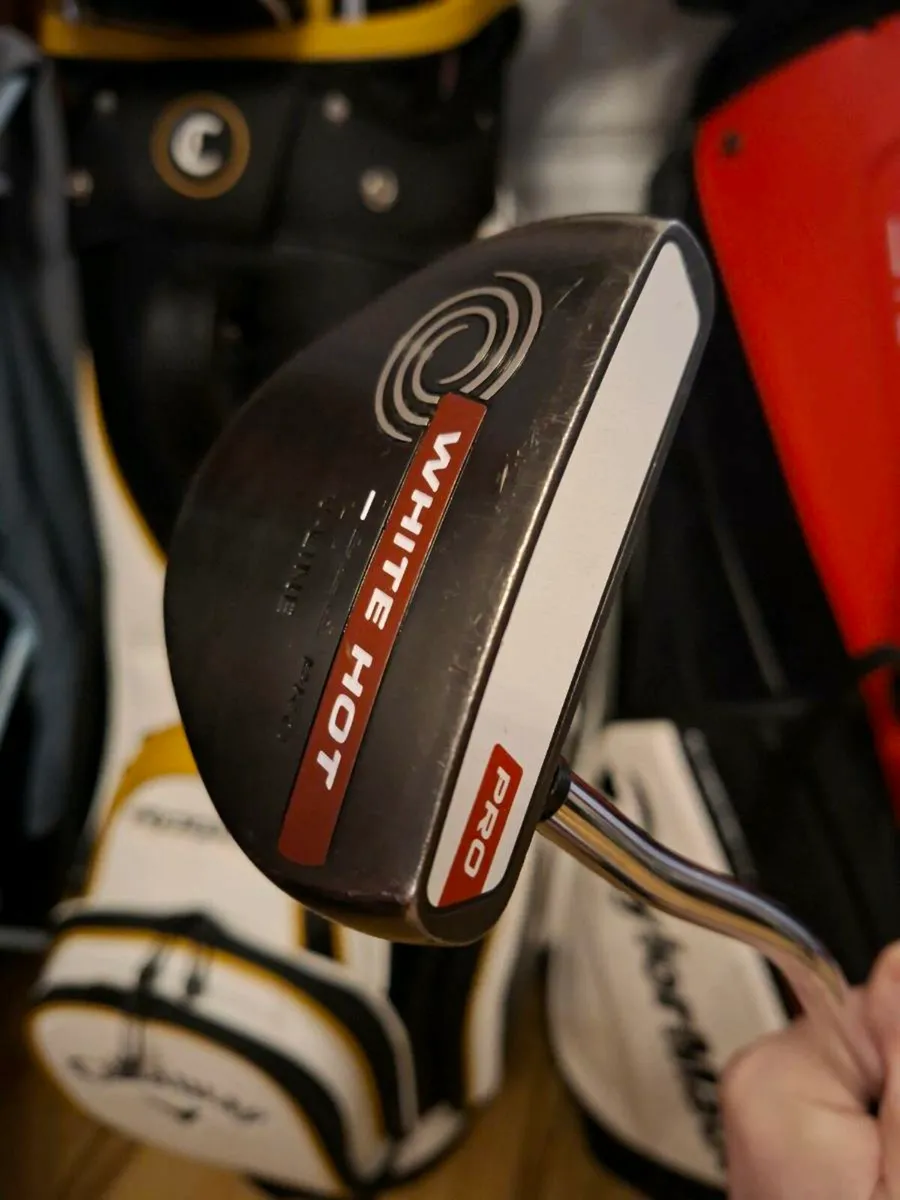 Nice Odyssey White Hot V-Line Putter - Image 1