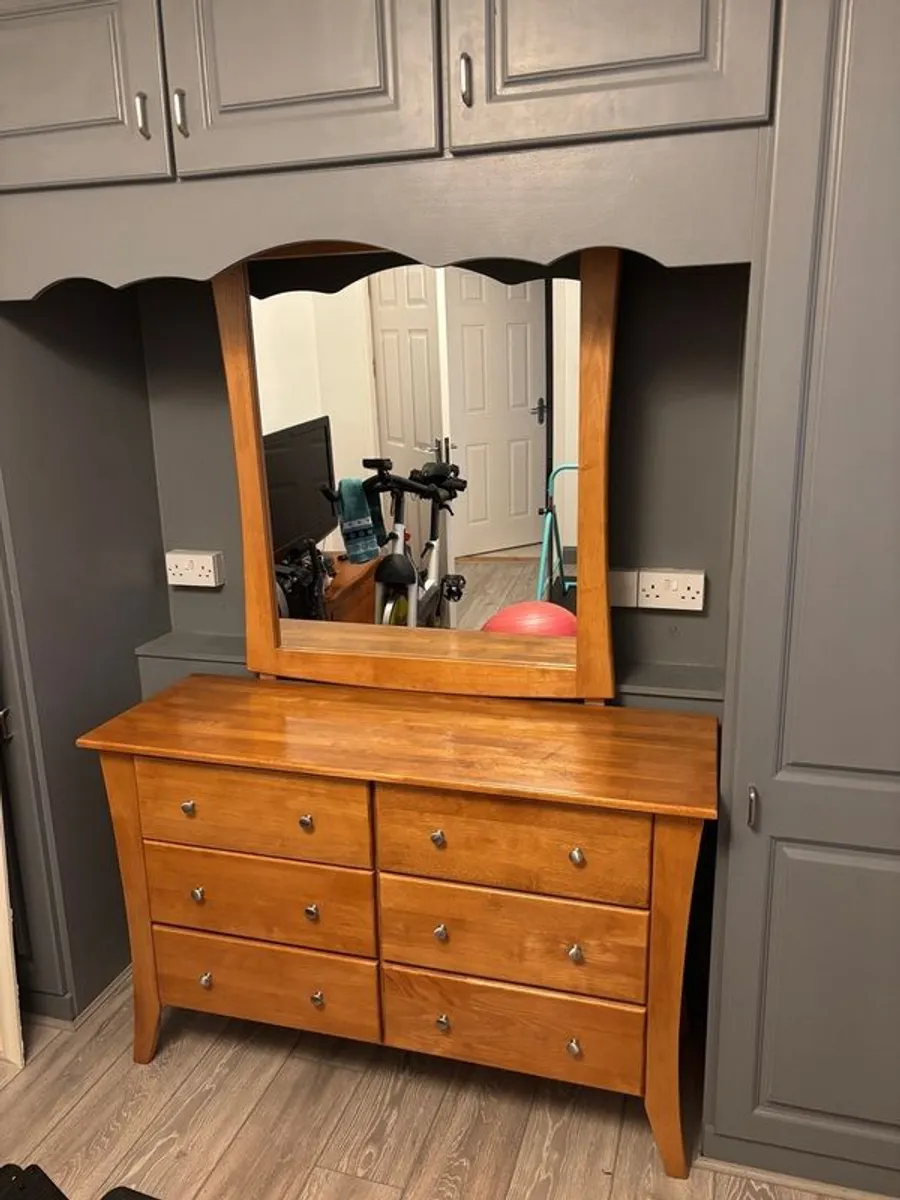 bedroom dresser and mirror - Image 1