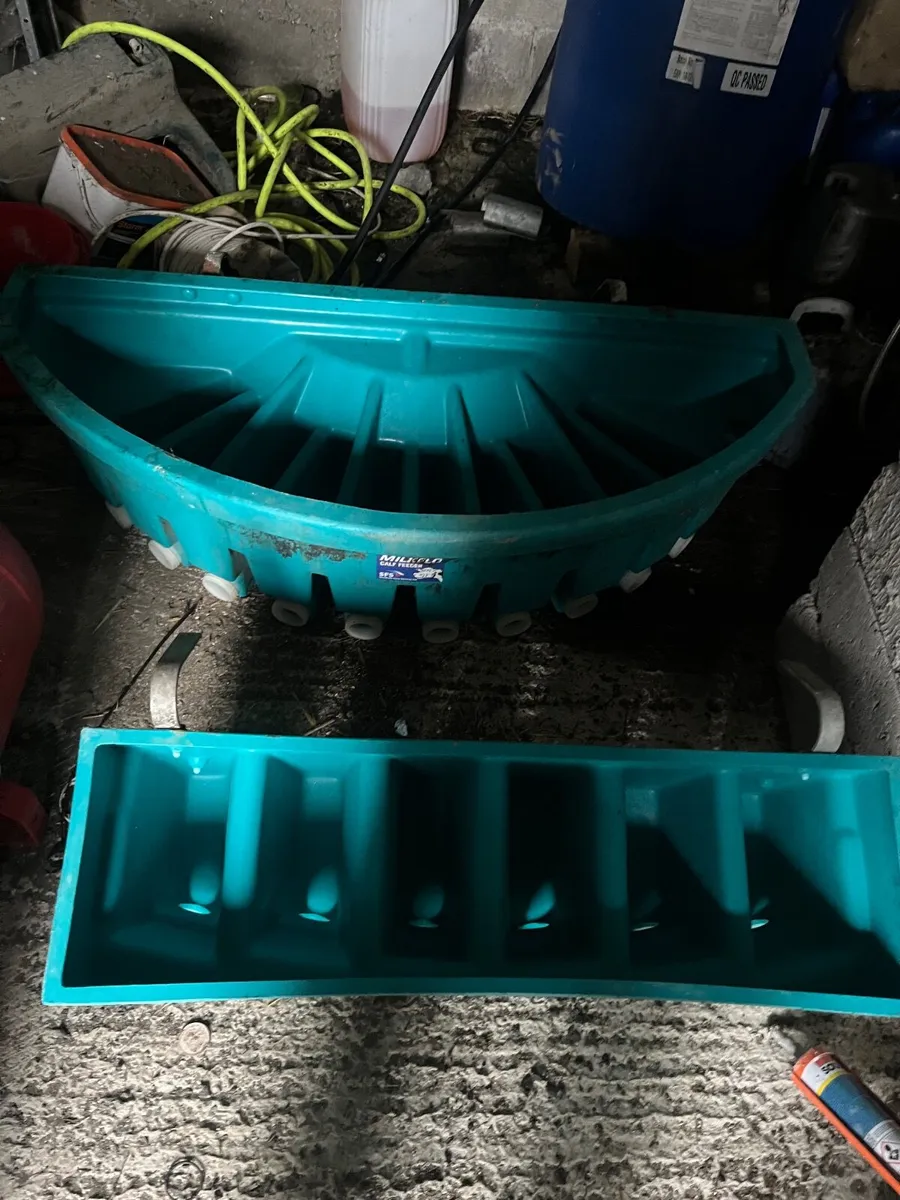 Calf feeder - Image 1
