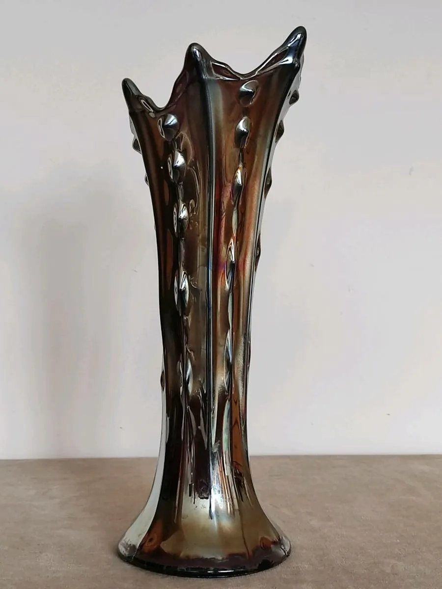 Beautiful vintage carnival glass tree trunk vase . - Image 2