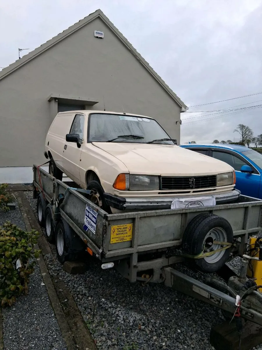 Peugeot 305 van - Image 1