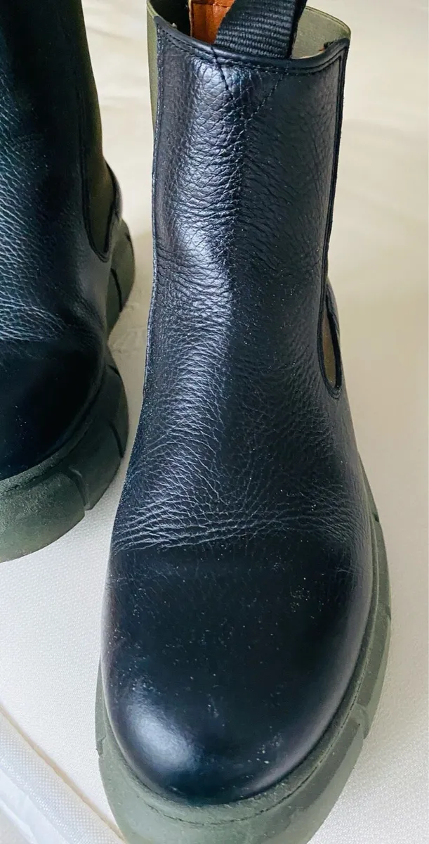 Boots - Image 2