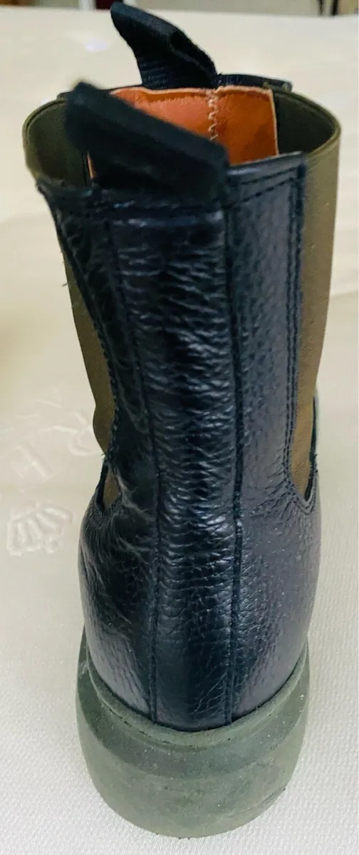 Boots - Image 4