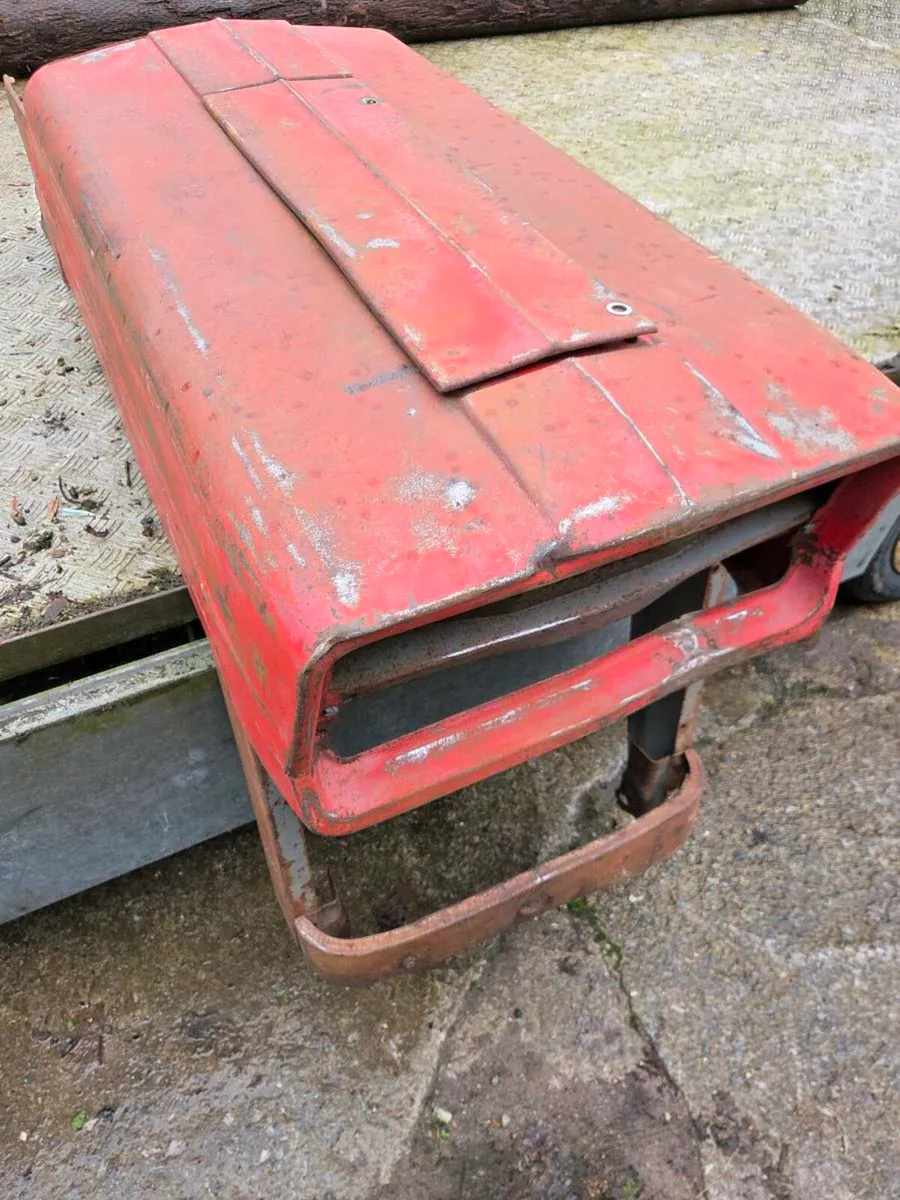 Used bonnet and Fenders for MF 135 - Image 1