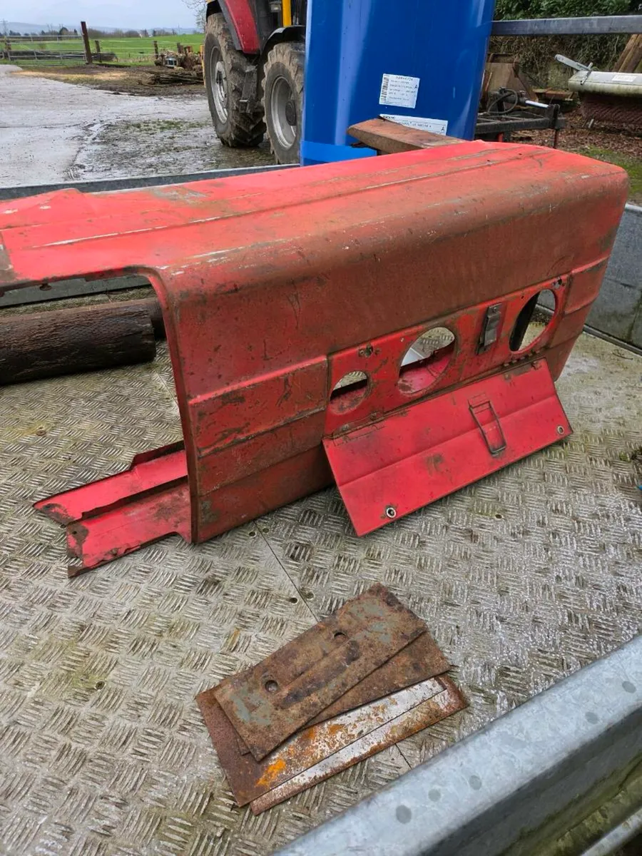 Used bonnet and Fenders for MF 135 - Image 2