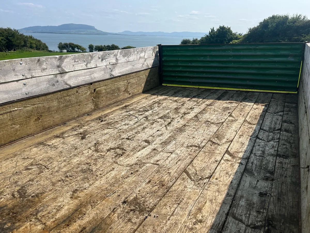 Tipping trailer - Image 3