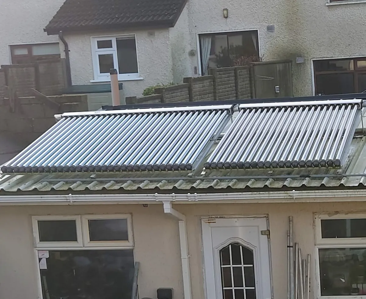 Hot water solar pannel - Image 1
