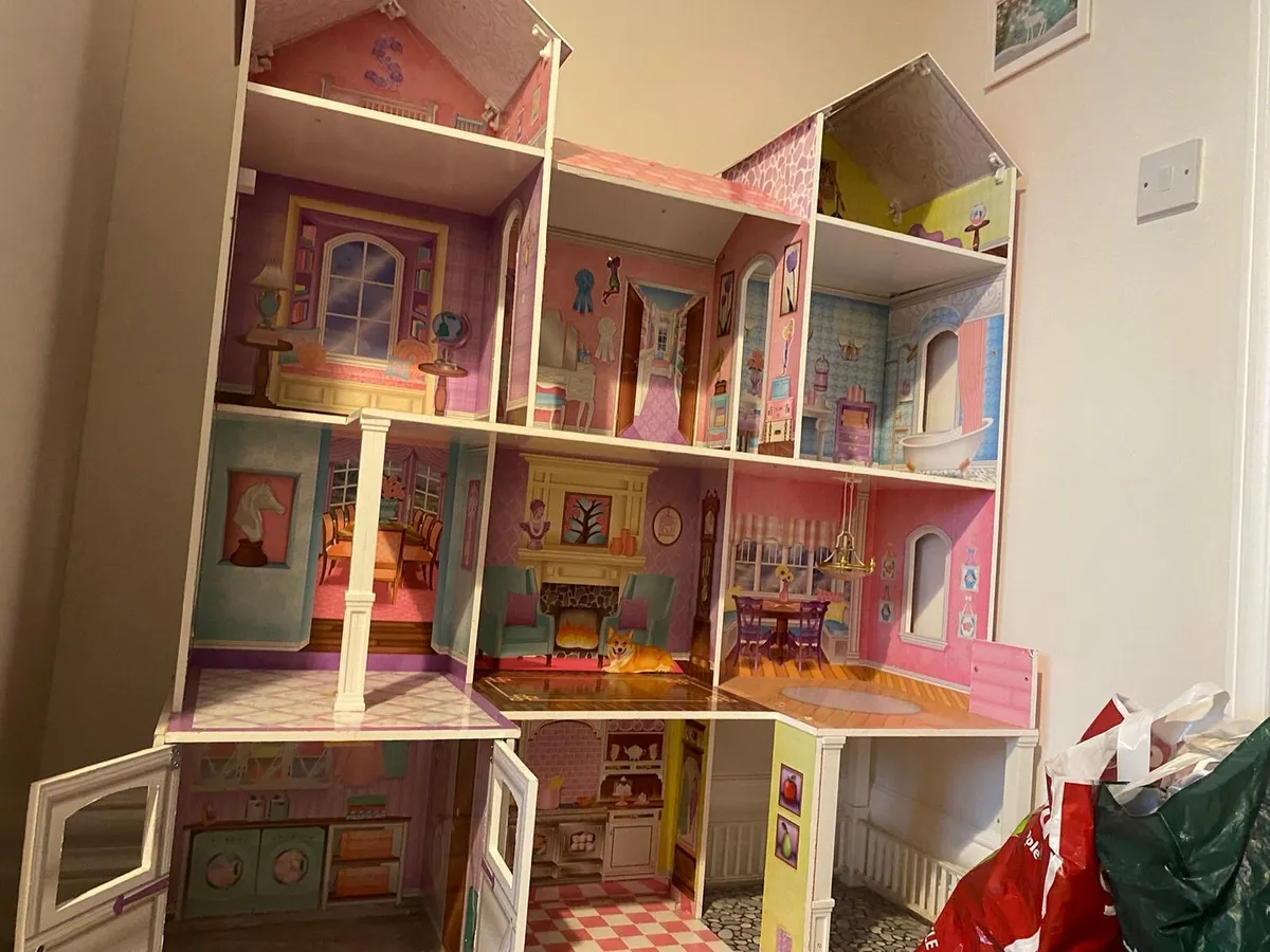Dolls house - Image 1