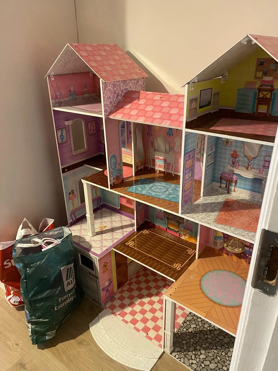 Dolls house - Image 3