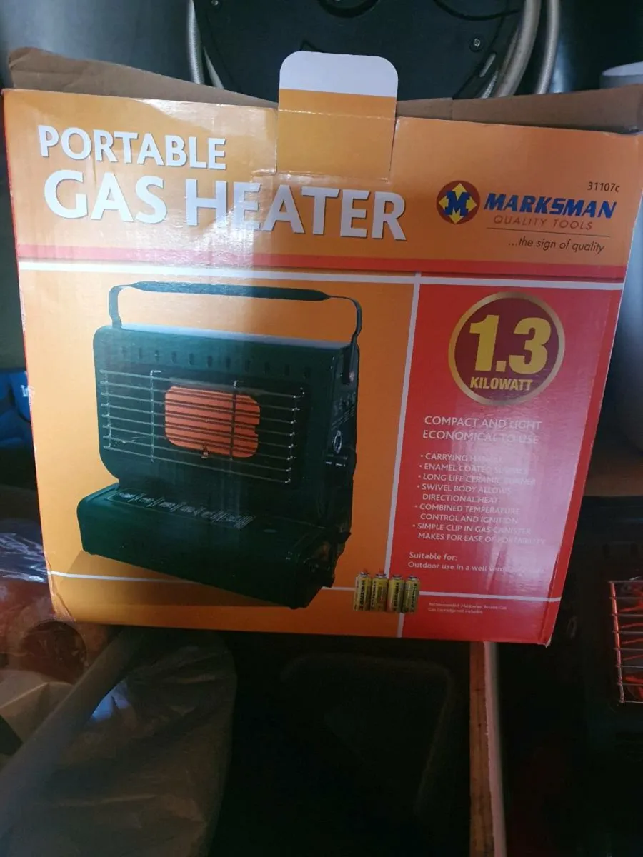 Camping equipment - Image 1