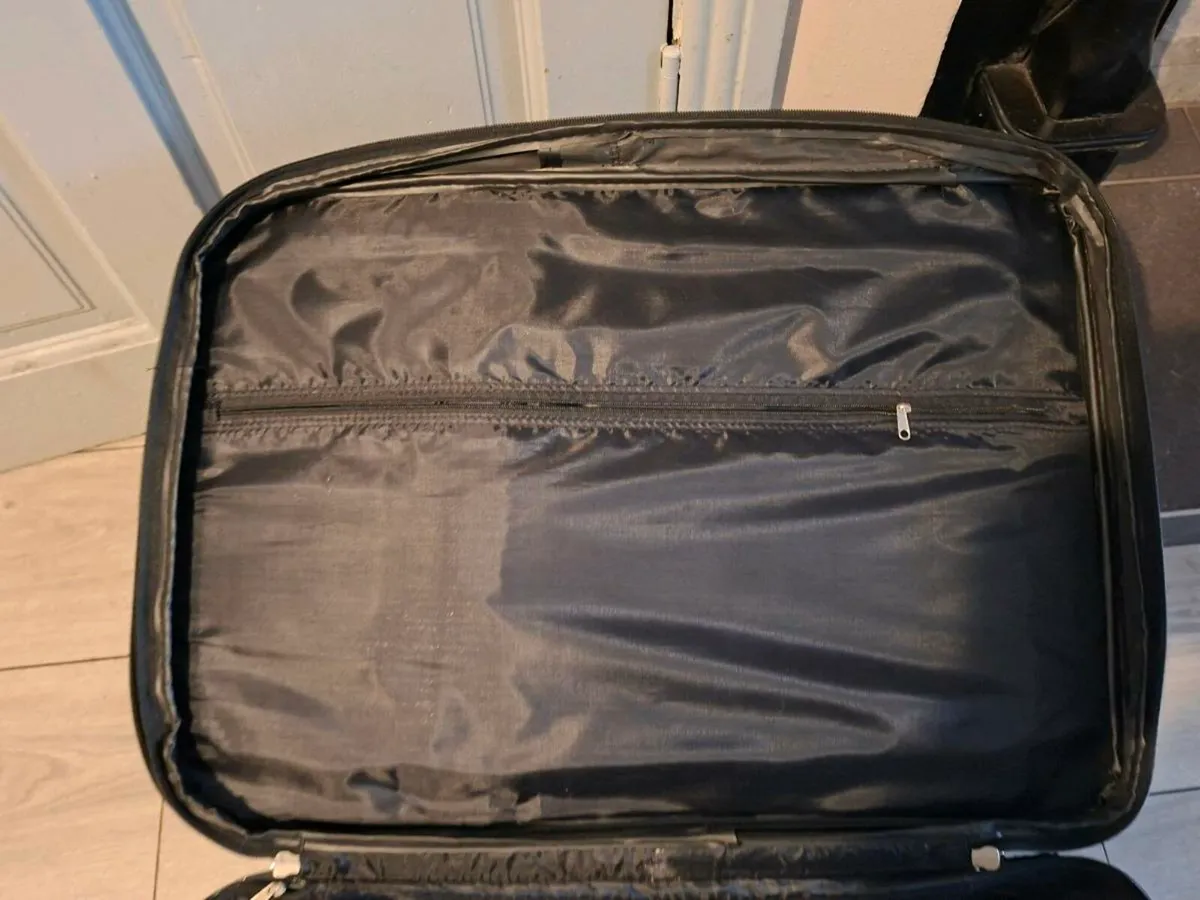 FREE medium size Suitcase - Image 3