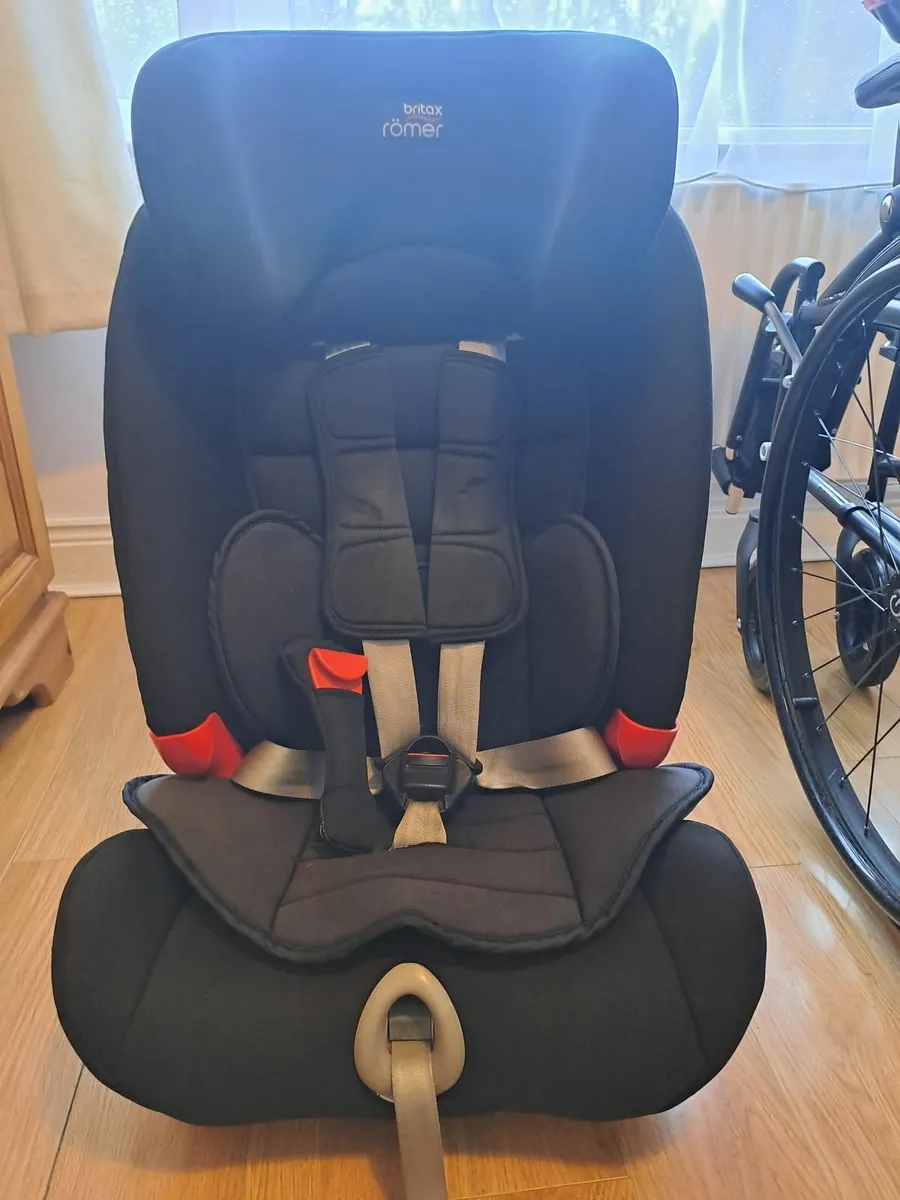 Child Car Seats - Image 1