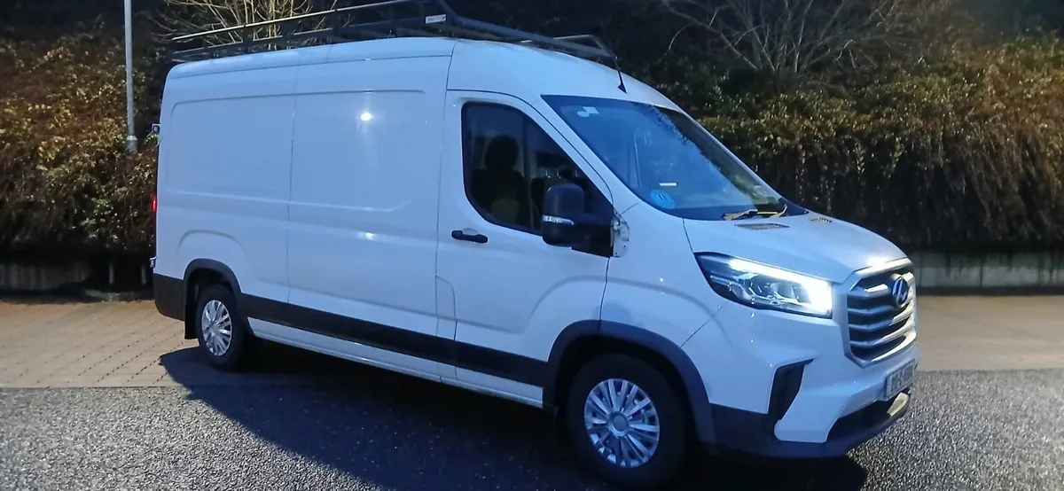 212 Maxus Van. Test 9-26 Tax 9-26.  €12750 - Image 2