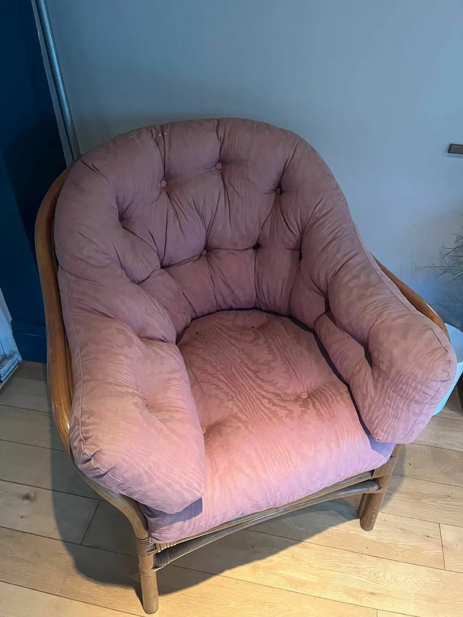 Coffee Table with Chairs - Image 1