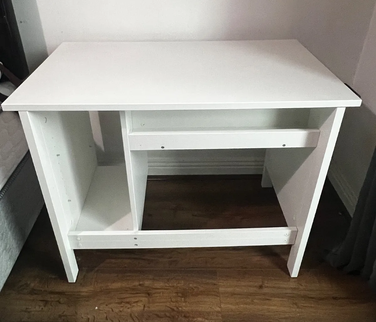 OFFICE TABLE & CHAIR - Image 2