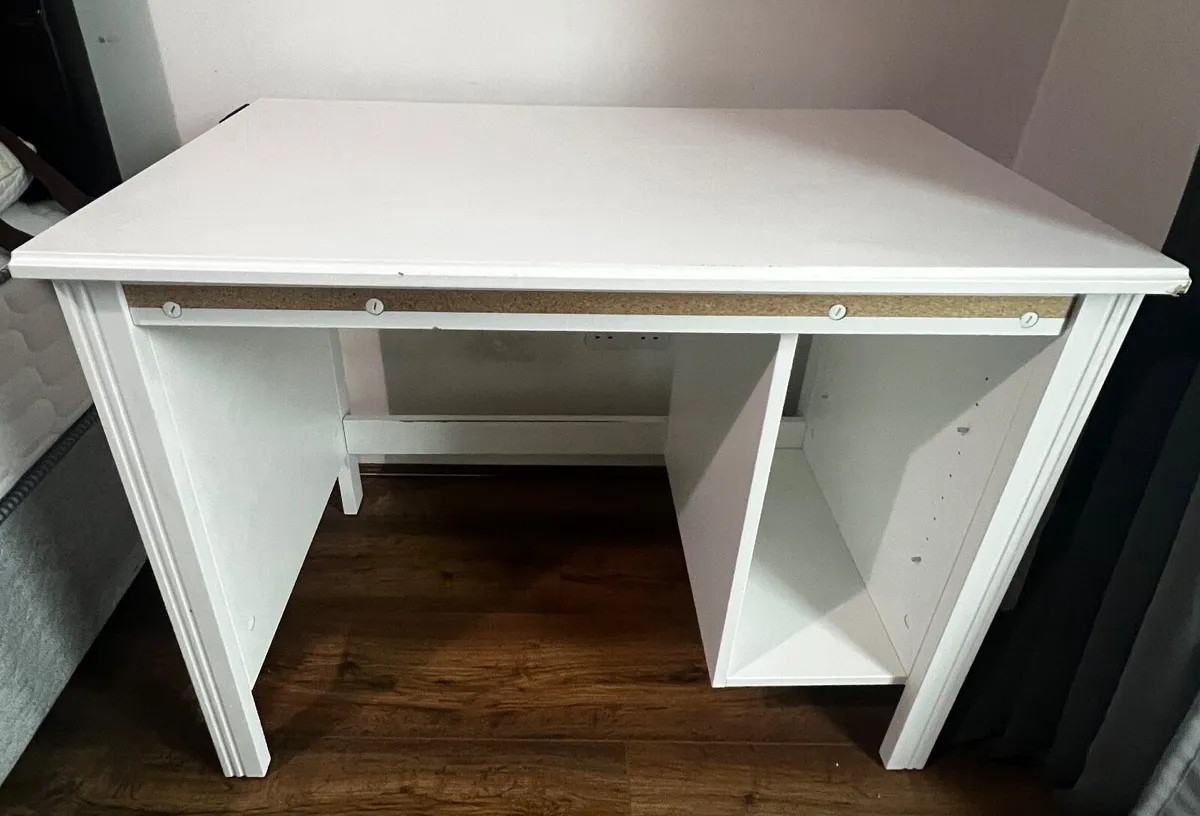 OFFICE TABLE & CHAIR - Image 4