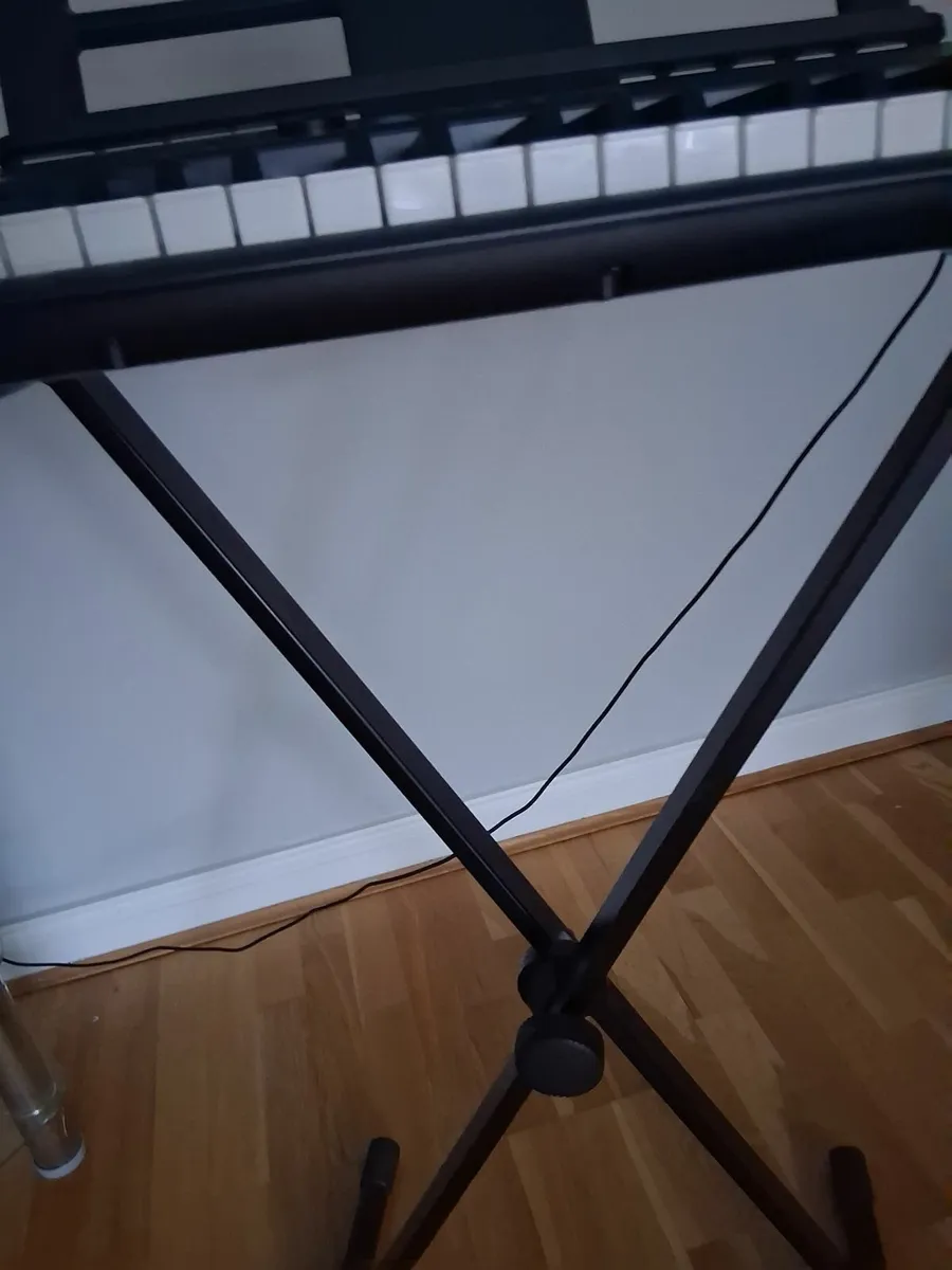Piano keyboard and stand - Image 1