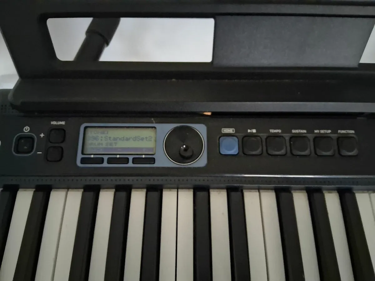 Piano keyboard and stand - Image 3