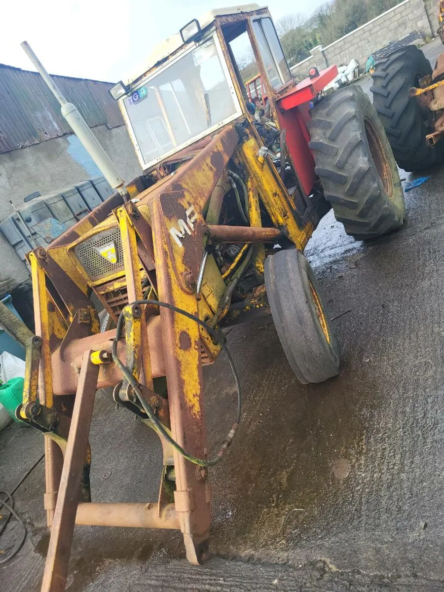 Cabs and loaders for 165 - Image 1