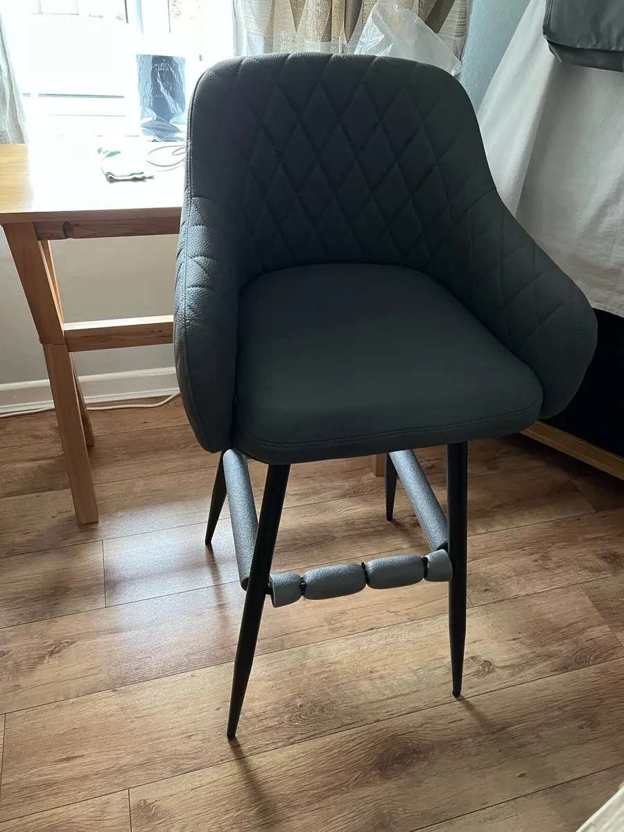 Brand new Bar stool.   Suitable for bar