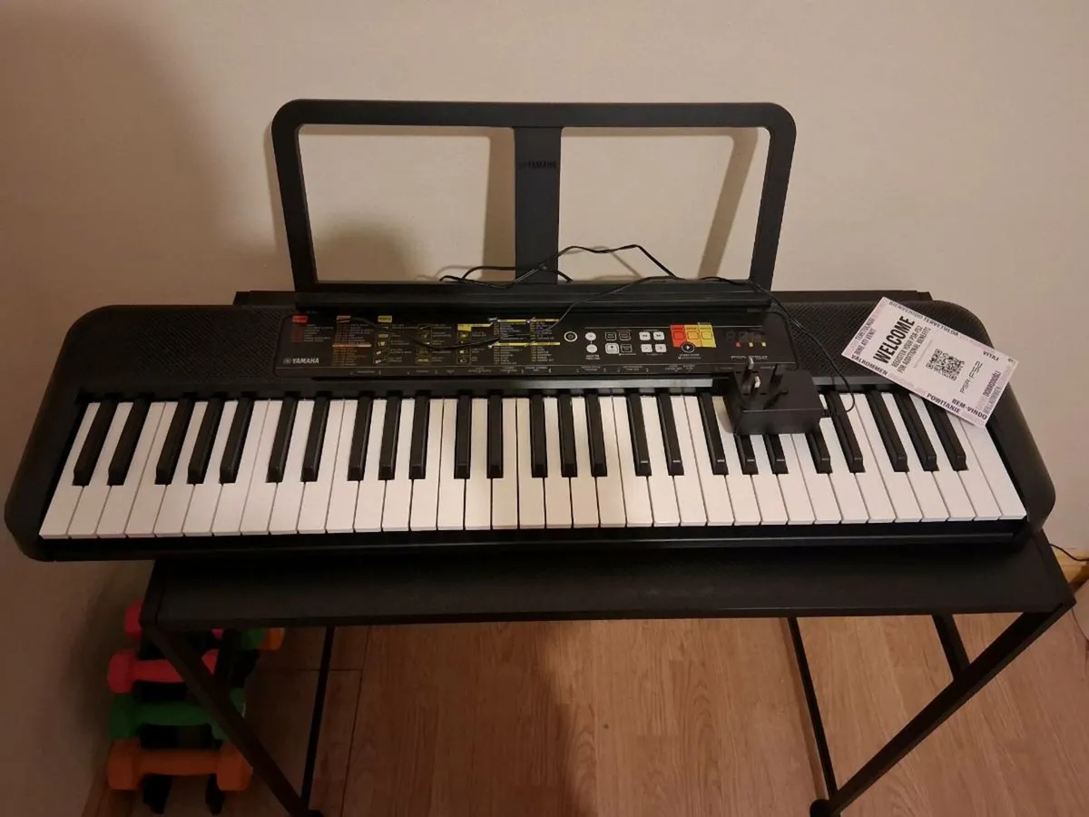 YAMAHA Piano keyboard - Image 1