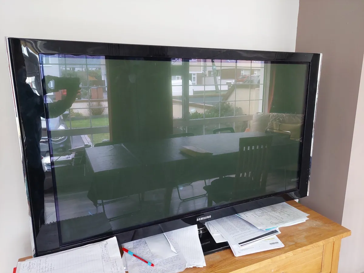 Samsung 55 inch tv includes stand