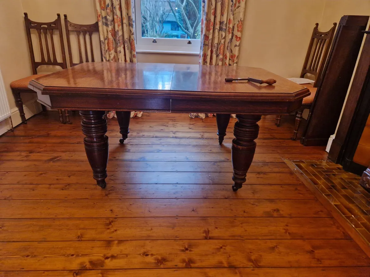 Dining room table and six chairs - Image 2